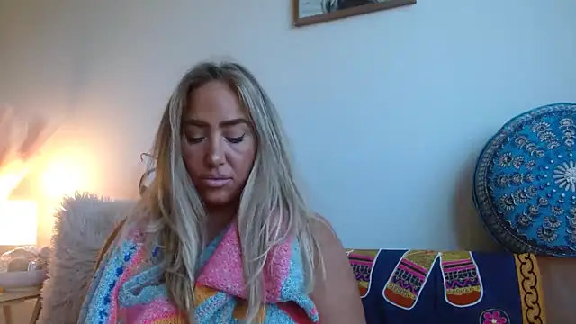 sunshinekisses online show from October 2025 06:16:01 PM