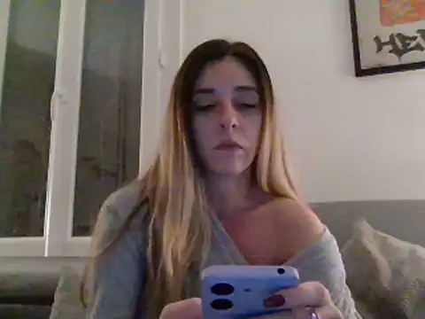 Snapshot of MissBella131 chatting on December 2024 08:23:01 PM MissBella131 online show from December 2024 08:23:01 PM