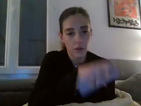 Snapshot of MissBella131 chatting on December 2024 04:38:01 PM MissBella131 online show from December 2024 04:38:01 PM