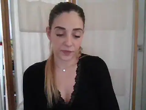 Snapshot of MissBella131 chatting on December 2024 02:27:01 PM MissBella131 online show from December 2024 02:27:01 PM