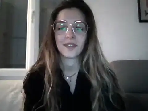 Snapshot of MissBella131 chatting on February 2025 06:19:01 PM MissBella131 online show from February 2025 06:19:01 PM