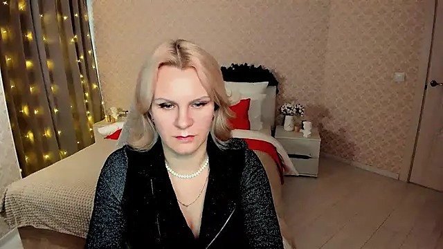 Louisa Bay online show from January 2025 07:48:01 AM