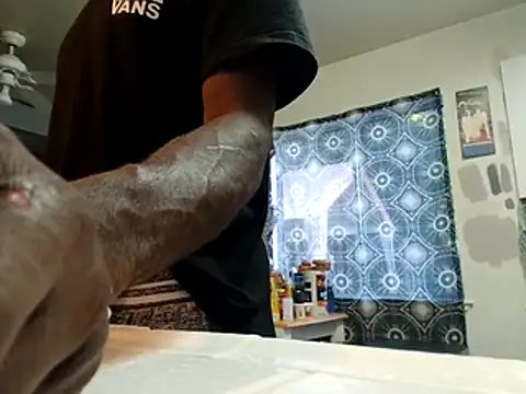 DevinToore online show from October 2025 08:24:02 PM