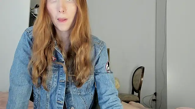 LisaIcon online show from October 2025 01:51:02 PM