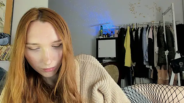 LisaIcon online show from November 2025 01:33:02 PM