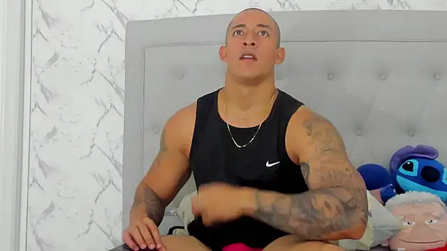 luigiferrara online show from October 2025 06:28:02 PM