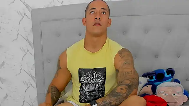 luigiferrara online show from December 2025 02:49:01 AM