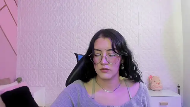 Violetaa diazz online show from May 2026 10:03:01 PM