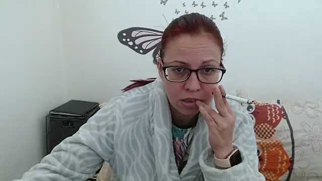 LadyHellene online show from April 2026 10:09:01 AM