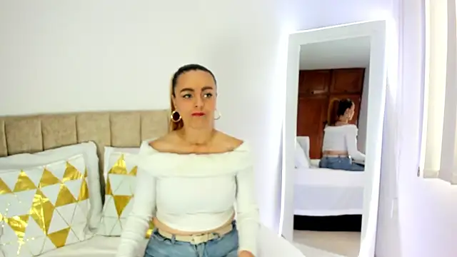 cristalwalker   online show from November 2025 12:37:02 PM