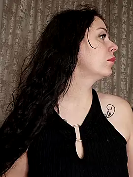 Lola Hale online show from November 2025 06:09:02 PM