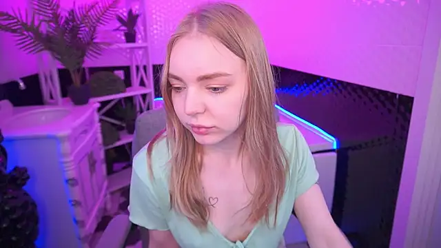 EmilySunshineS online show from April 2026 05:45:02 AM