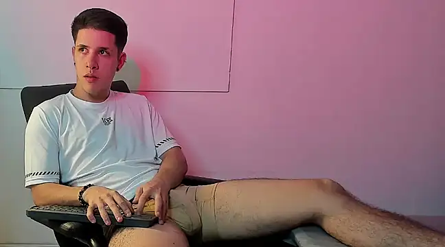 Snapshot of Adan_rivas_ chatting on December 2024 02:56:02 AM Adan rivas online show from December 2024 02:56:02 AM