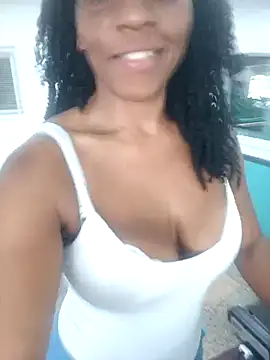 Snapshot of Luhma_hot chatting on May 2026 01:05:01 PM Luhma hot online show from May 2026 01:05:01 PM