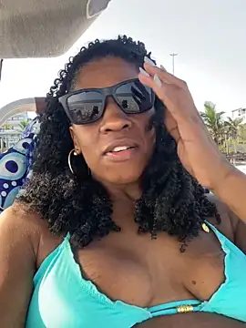 Snapshot of Luhma_hot chatting on May 2026 06:05:02 PM Luhma hot online show from May 2026 06:05:02 PM