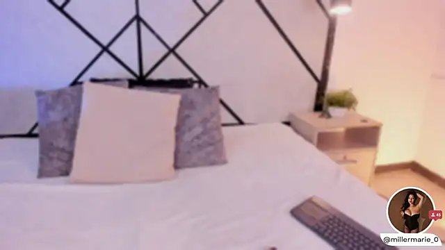 Snapshot of marie_miller_ chatting on November 2025 12:59:02 PM marie miller online show from November 2025 12:59:02 PM