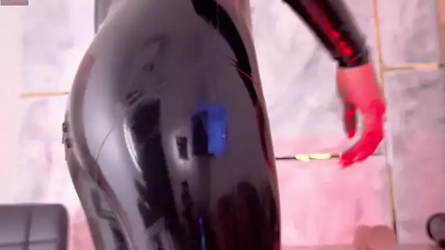 Ellaochoa online show from February 2026 12:21:01 PM