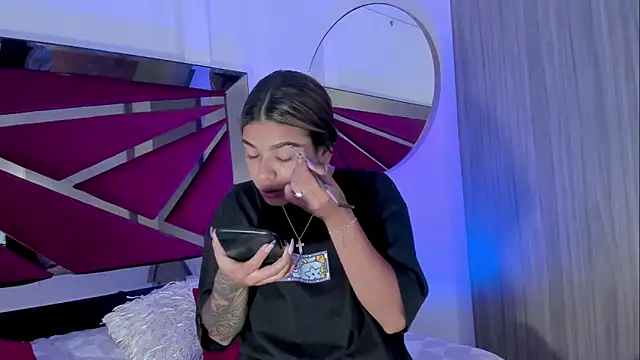 GiaFu online show from March 2026 05:19:02 PM