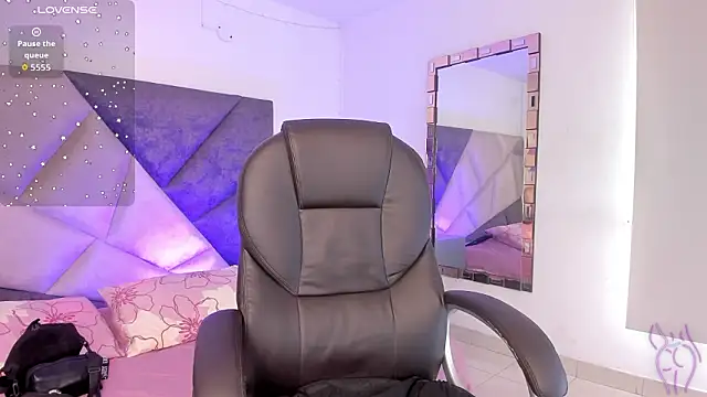 GiaFu online show from March 2026 06:35:02 PM