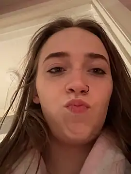 Maxinebabyyy online show from March 2025 03:16:02 PM