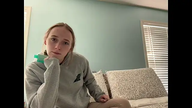 Maxinebabyyy online show from September 2025 06:30:02 PM