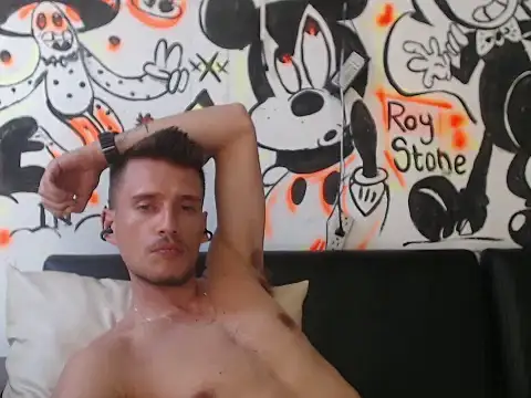 roystonee01 online show from November 2025 08:30:01 PM