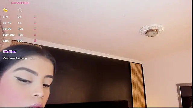 Snapshot of sweetsofia18 chatting on November 2025 11:26:01 PM sweetsofia18 online show from November 2025 11:26:01 PM