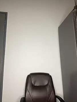 Pearl 00 online show from December 2025 08:29:01 PM