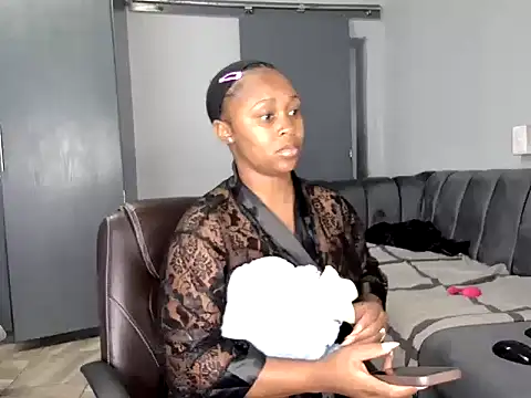 Pearl 00 online show from February 2026 09:33:01 PM