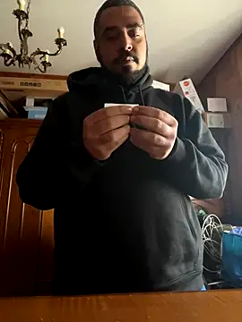 Dikkiduohottt online show from November 2025 02:18:01 PM