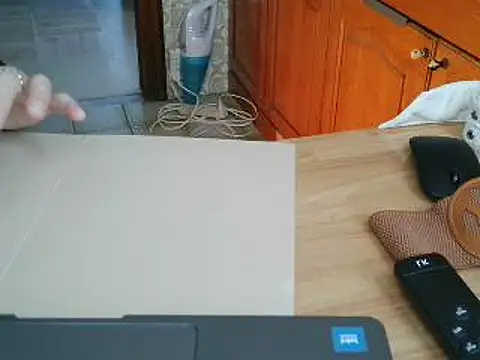 Snapshot of VeneRed chatting on October 2025 08:15:02 AM VeneRed online show from October 2025 08:15:02 AM