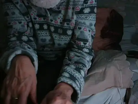 Snapshot of VeneRed chatting on November 2025 08:20:02 PM VeneRed online show from November 2025 08:20:02 PM