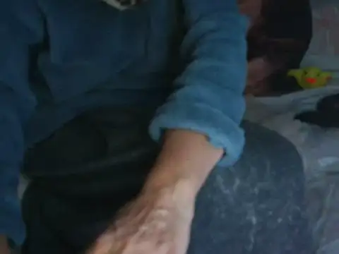 Snapshot of VeneRed chatting on November 2025 07:03:01 PM VeneRed online show from November 2025 07:03:01 PM