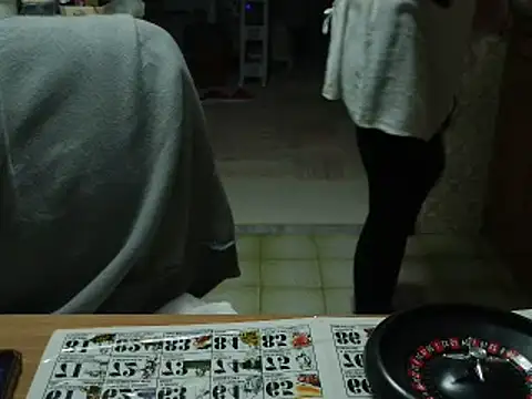 Snapshot of VeneRed chatting on November 2025 07:45:01 PM VeneRed online show from November 2025 07:45:01 PM