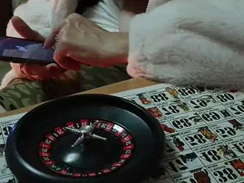 Snapshot of VeneRed chatting on November 2025 07:13:02 PM VeneRed online show from November 2025 07:13:02 PM