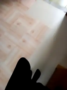 Snapshot of VeneRed chatting on November 2025 09:31:01 AM VeneRed online show from November 2025 09:31:01 AM