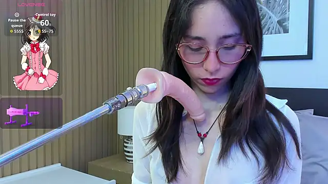 Snapshot of doll_bella_ chatting on May 2026 08:03:02 PM doll bella online show from May 2026 08:03:02 PM