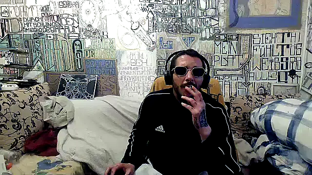 Snapshot of casualtimepassenger chatting on May 2026 03:44:02 AM casualtimepassenger online show from May 2026 03:44:02 AM