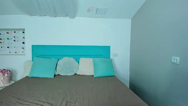 L1ittle kitty  online show from October 2025 05:28:01 AM