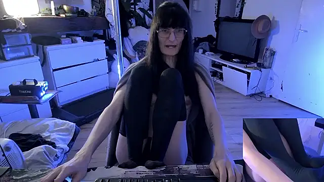 CeriseLapine online show from December 2025 08:35:01 PM