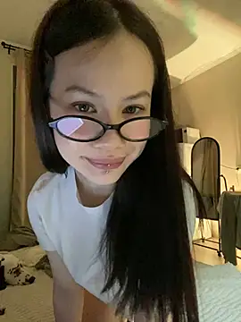 Snapshot of Anikka_Liam chatting on February 2025 09:31:01 PM Anikka Liam online show from February 2025 09:31:01 PM