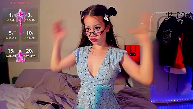 Snapshot of Anikka_Liam chatting on October 2025 11:15:01 PM Anikka Liam online show from October 2025 11:15:01 PM
