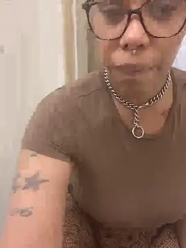 Snapshot of Princess_Desirae chatting on May 2026 06:32:01 AM Princess Desirae online show from May 2026 06:32:01 AM