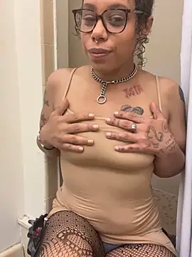Snapshot of Princess_Desirae chatting on May 2026 06:19:02 AM Princess Desirae online show from May 2026 06:19:02 AM