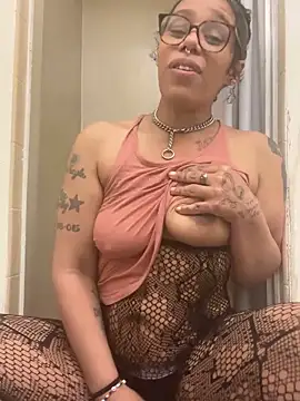 Snapshot of Princess_Desirae chatting on May 2026 06:21:02 AM Princess Desirae online show from May 2026 06:21:02 AM