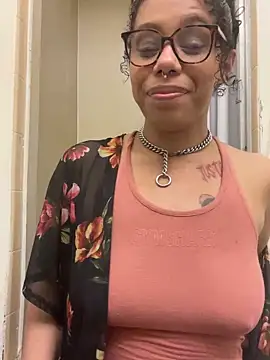 Snapshot of Princess_Desirae chatting on May 2026 10:36:01 AM Princess Desirae online show from May 2026 10:36:01 AM
