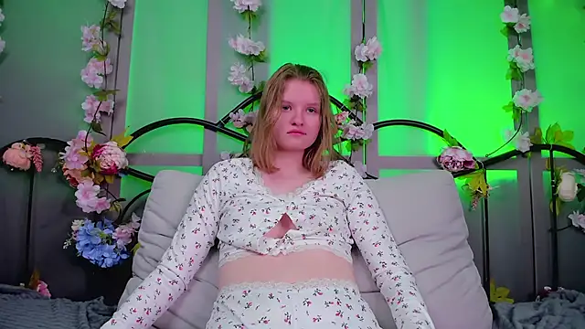 LilianSwall online show from February 2025 04:54:02 PM