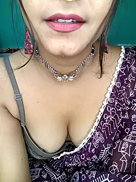 Diamond queeen online show from December 2024 09:40:02 PM