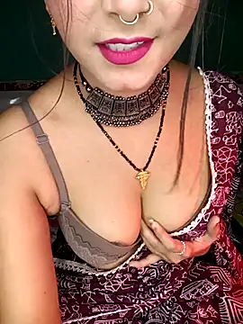 Diamond queeen online show from January 2025 08:31:02 PM