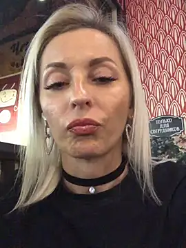 Diamond Bunny  online show from January 2025 04:27:01 PM